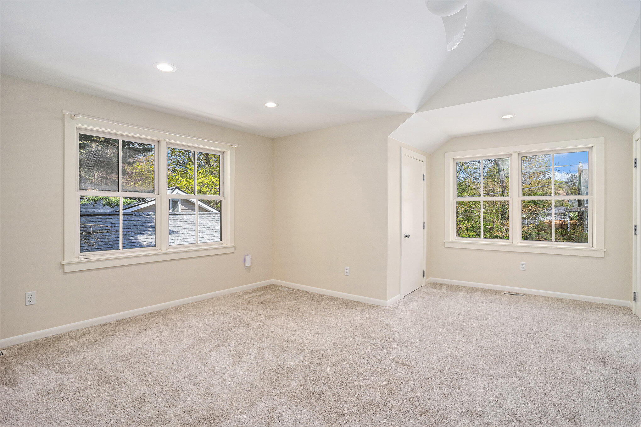 Saugatuck, Michigan, 49453, United States, 4 Bedrooms Bedrooms, ,3 BathroomsBathrooms,Residential,For Sale,1807495