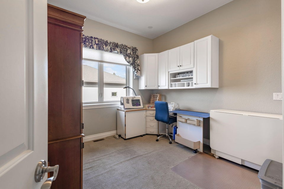 Prineville, Oregon, 97754, United States, 3 Bedrooms Bedrooms, ,3 BathroomsBathrooms,Residential,For Sale,1770738