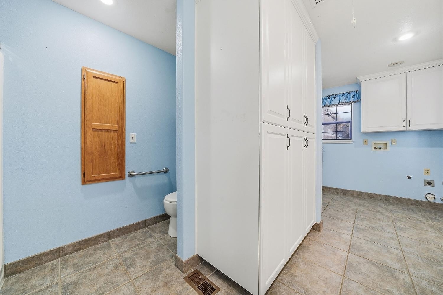 Valley Springs, California, 95252, United States, 3 Bedrooms Bedrooms, ,3 BathroomsBathrooms,Residential,For Sale,1983340