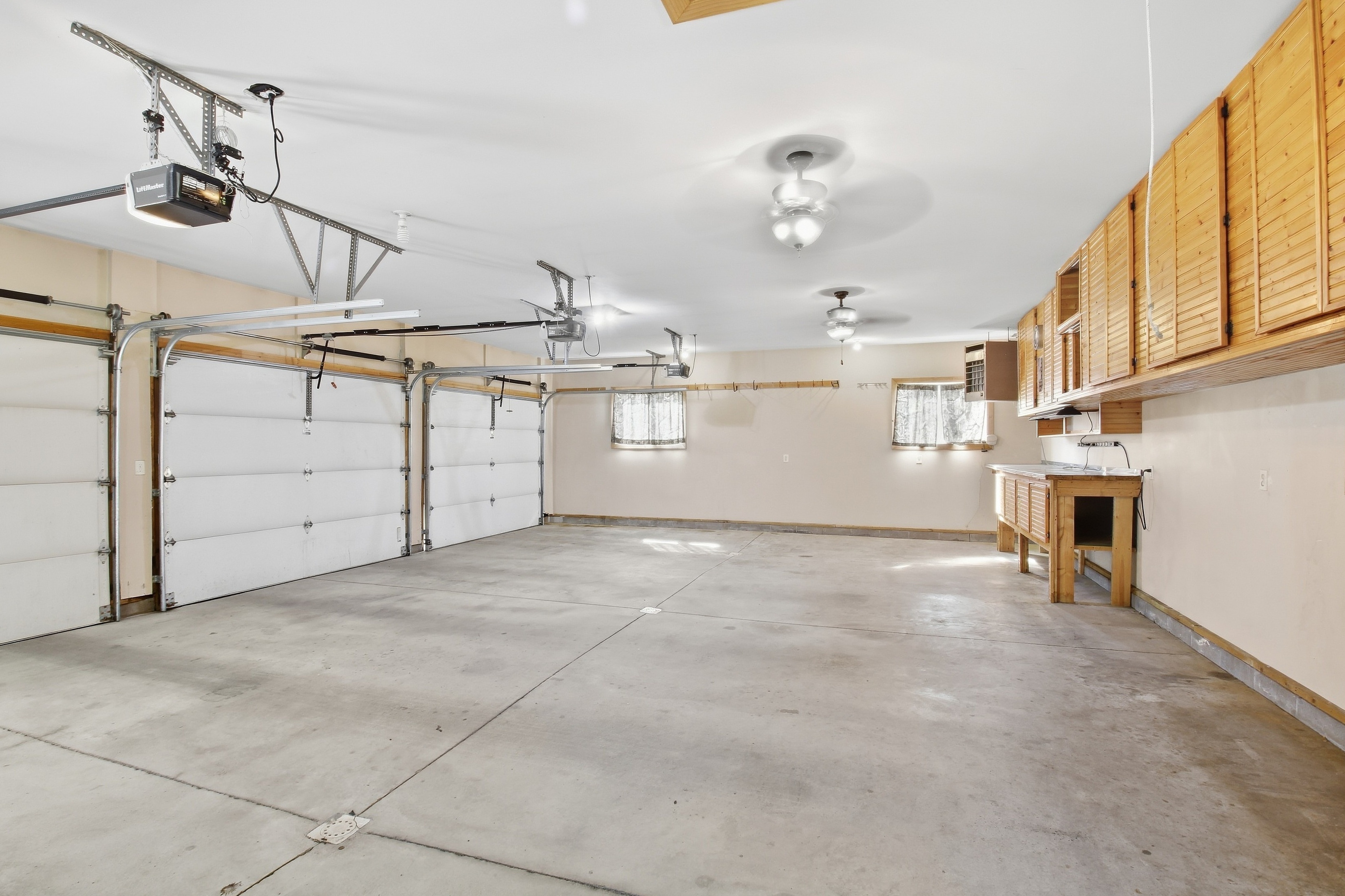  Spacious Five-Bedroom Home on One Acre in Montevideo - 物件實景