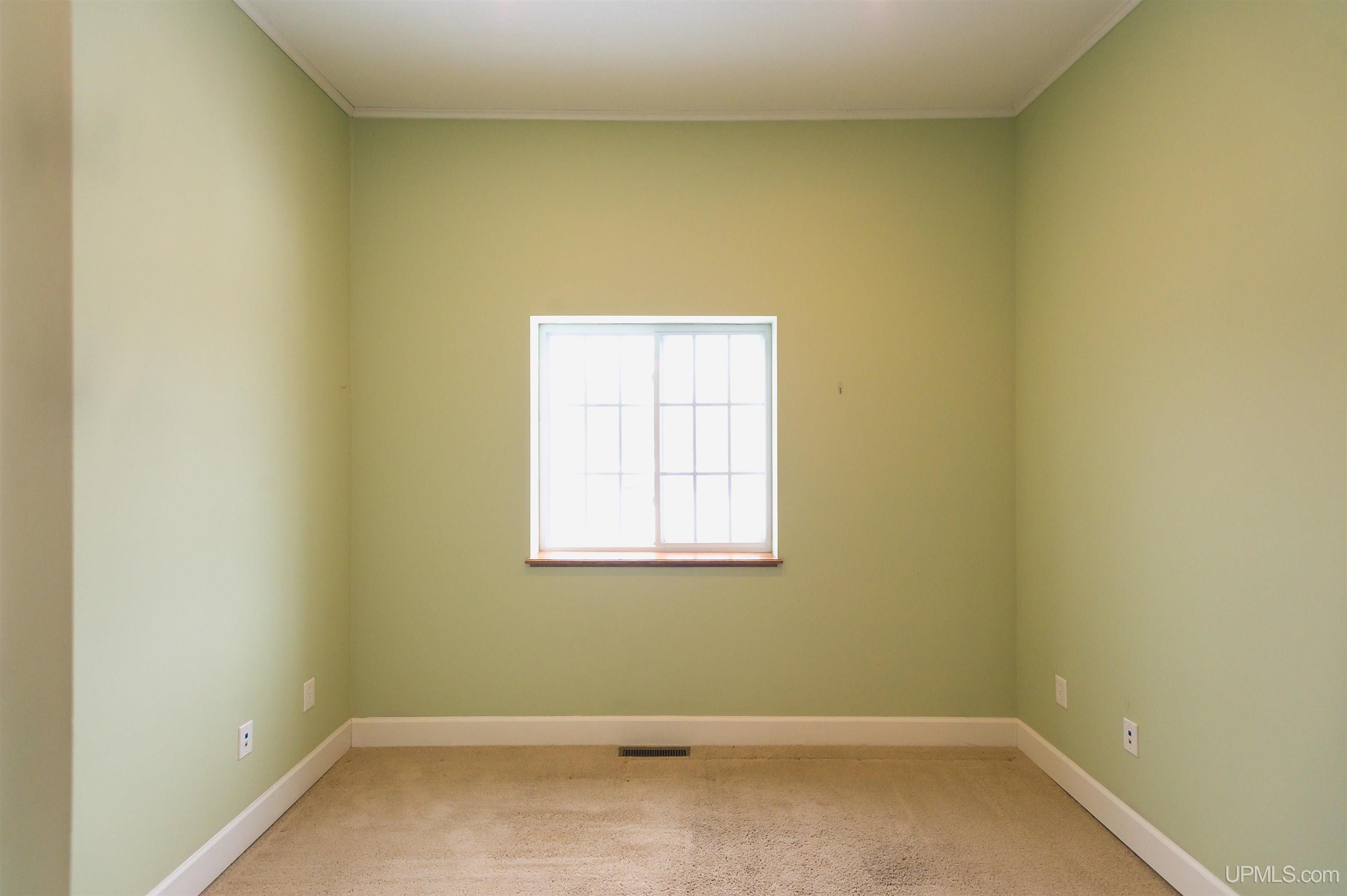 Houghton, Michigan, 49931, United States, 5 Bedrooms Bedrooms, ,2 BathroomsBathrooms,Residential,For Sale,1977730