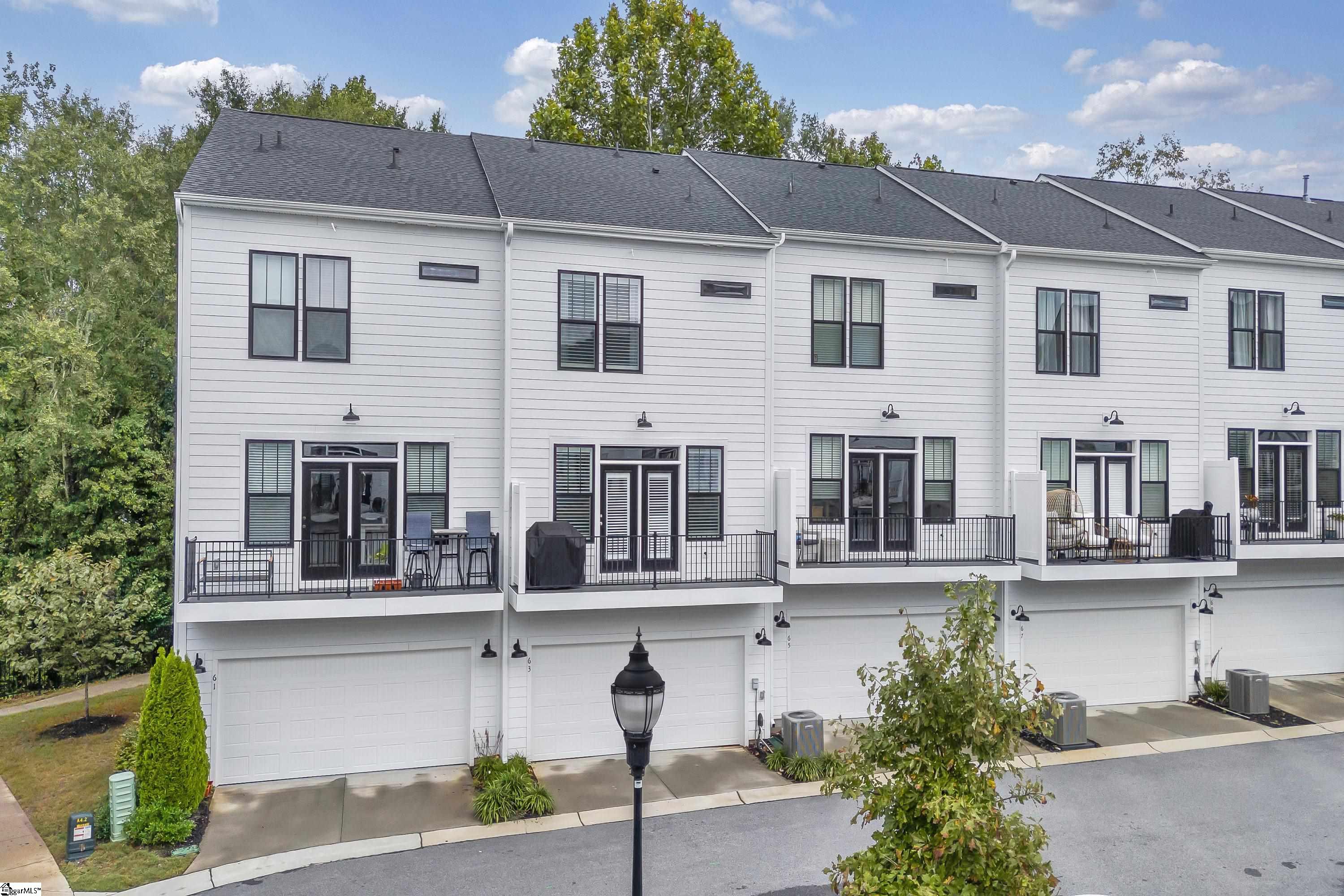 Greenville, South Carolina, 29605, United States, 3 Bedrooms Bedrooms, ,4 BathroomsBathrooms,Residential,For Sale,1958352