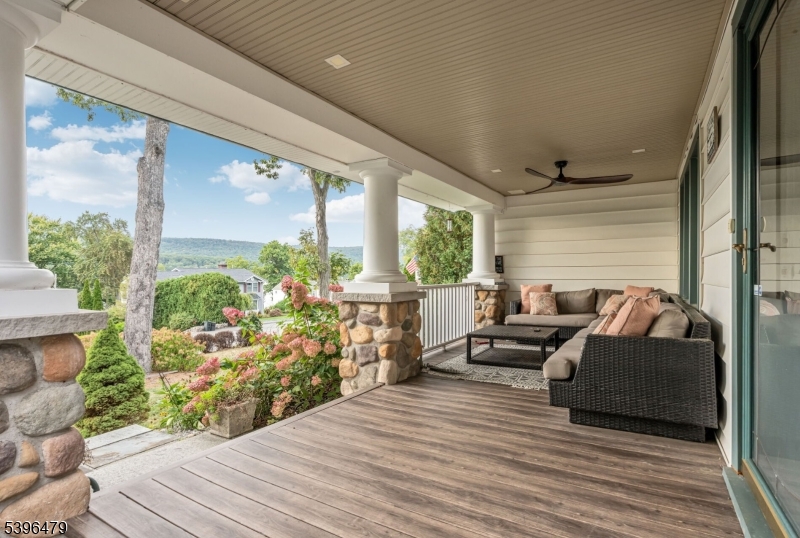 West Milford Twp., New Jersey, 07421, United States, 4 Bedrooms Bedrooms, ,3 BathroomsBathrooms,Residential,For Sale,1992089