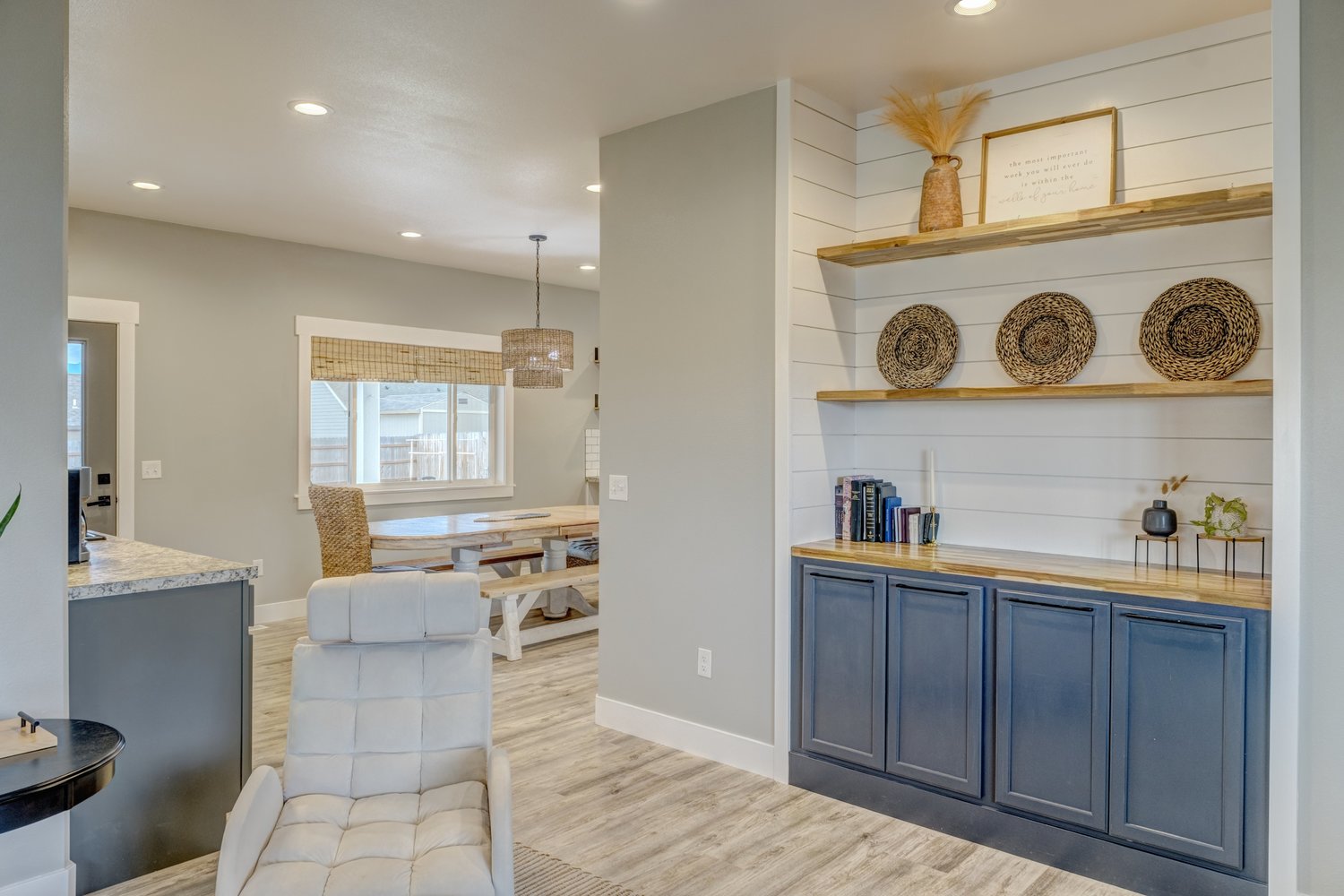 Ranchester, Wyoming, 82839, United States, 4 Bedrooms Bedrooms, ,3 BathroomsBathrooms,Residential,For Sale,1990445