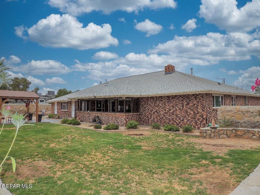 El Paso, Texas, 79935, United States, 4 Bedrooms Bedrooms, ,2 BathroomsBathrooms,Residential,For Sale,1923244
