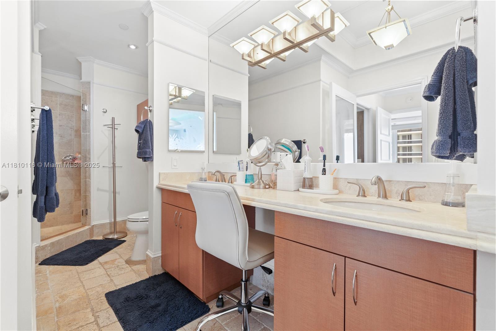 Miami Beach, Florida, 33140, United States, 2 Bedrooms Bedrooms, ,2 BathroomsBathrooms,Residential,For Sale,1838386