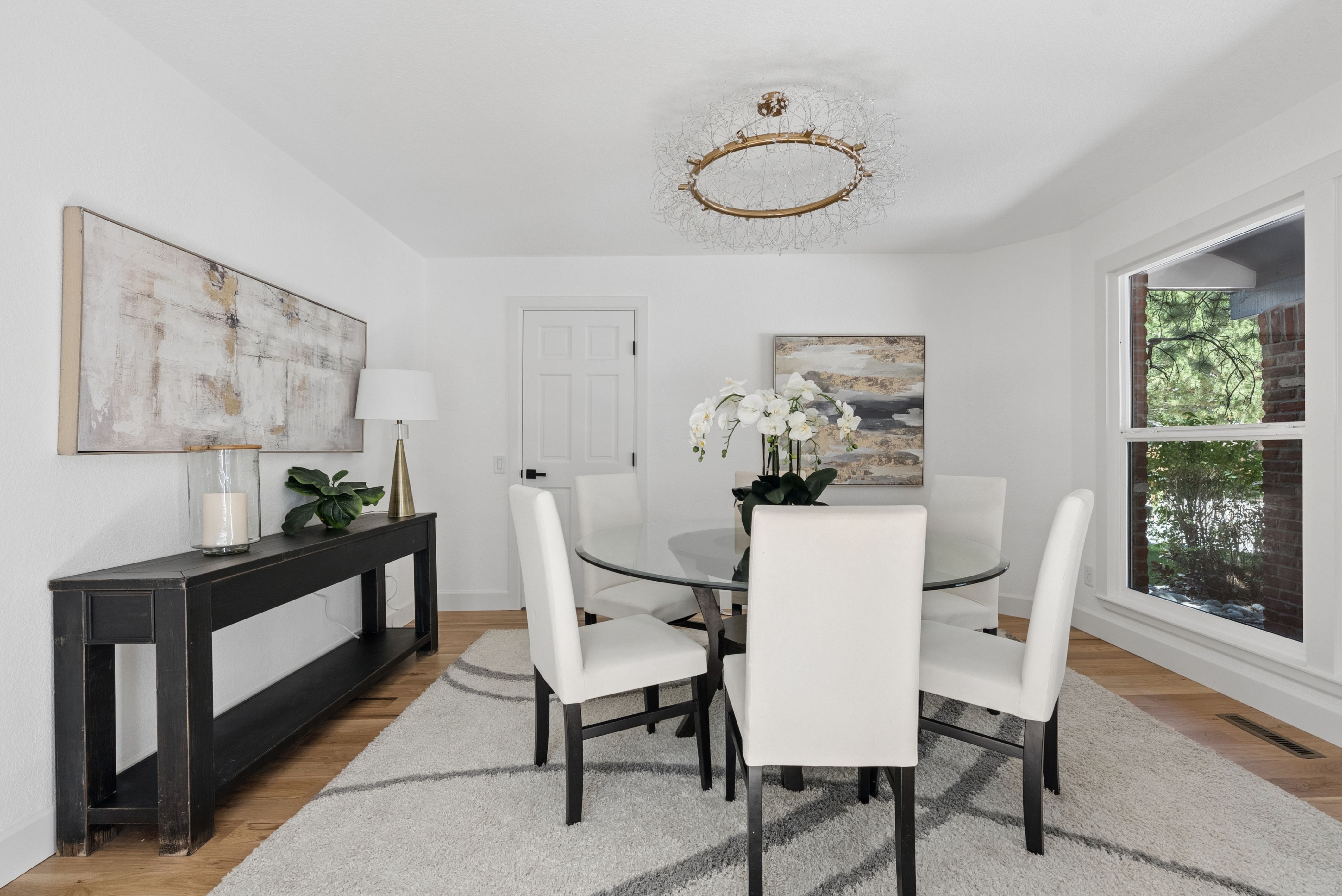  Nestled on a cul-de-sac in the sought-after Piney Creek neighborhood, - 物件實景