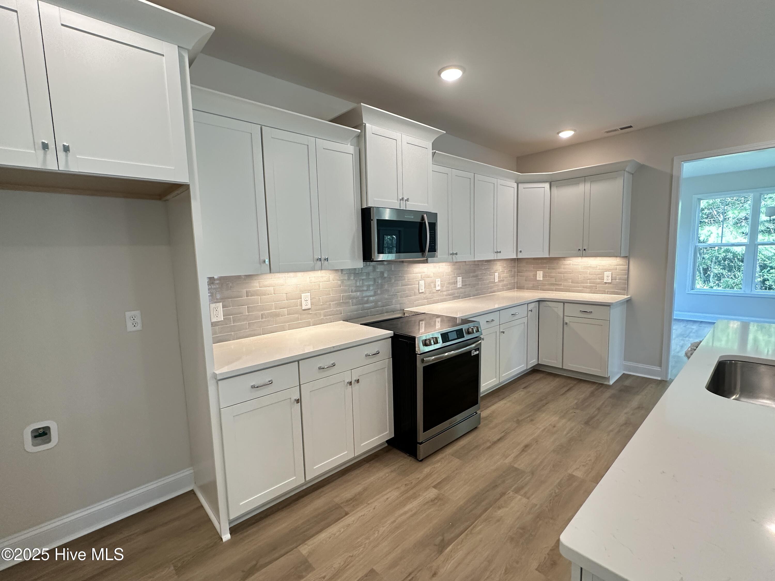 Hampstead, North Carolina, 28443, United States, 5 Bedrooms Bedrooms, ,4 BathroomsBathrooms,Residential,For Sale,1794318