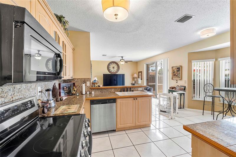 Davie, Florida, 33325, United States, 4 Bedrooms Bedrooms, ,3 BathroomsBathrooms,Residential,For Sale,1837198