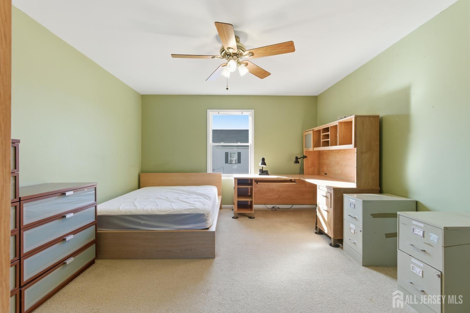 South Amboy, New Jersey, 08879, United States, 3 Bedrooms Bedrooms, ,2 BathroomsBathrooms,Residential,For Sale,2005164