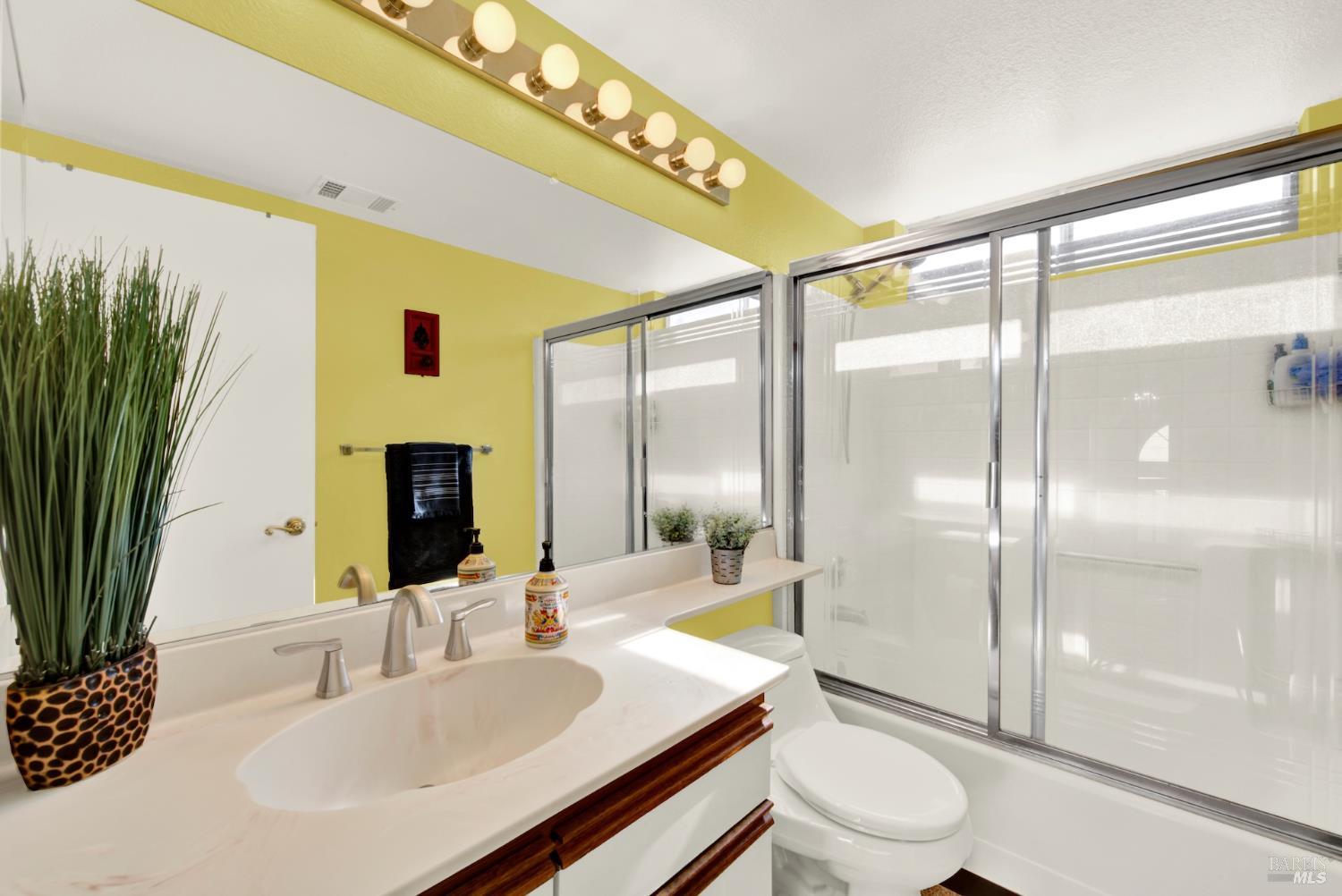 Dixon, California, 95620, United States, 4 Bedrooms Bedrooms, ,3 BathroomsBathrooms,Residential,For Sale,1987907