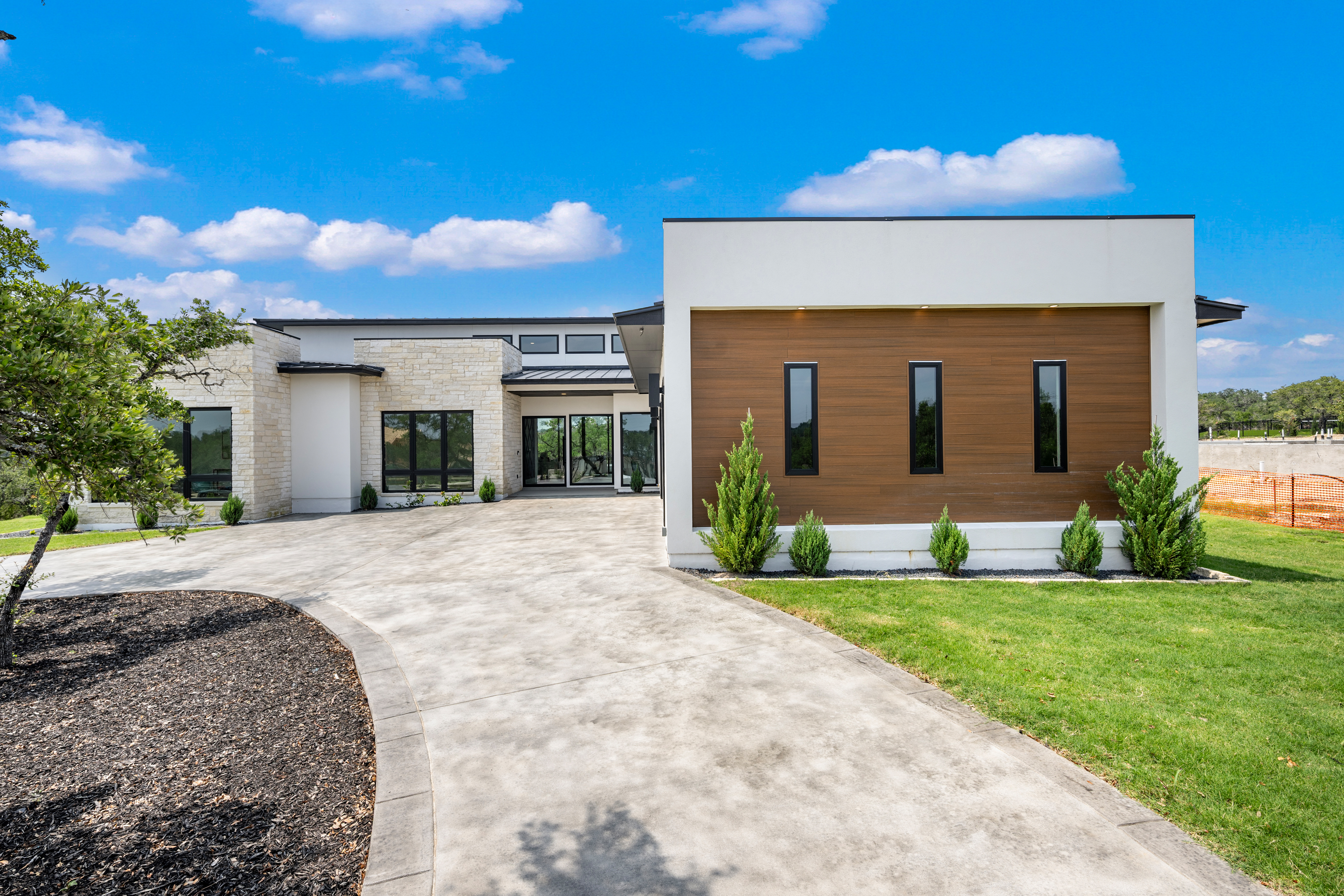  Modern Luxury on 1 Acre - 物件實景