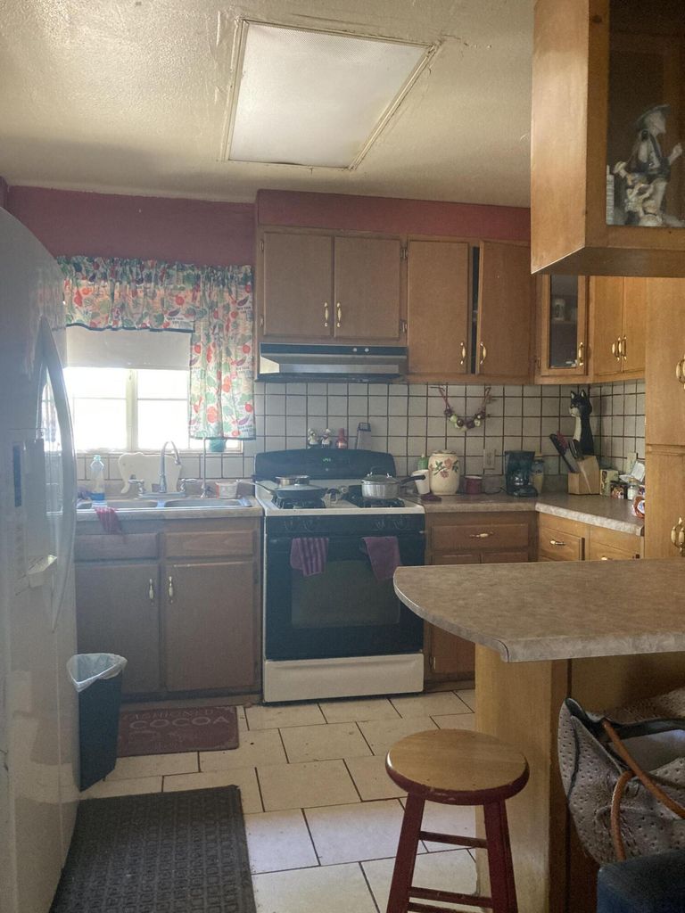 Blythe, California, 92225, United States, 12 Bedrooms Bedrooms, ,10 BathroomsBathrooms,Residential,For Sale,1944843