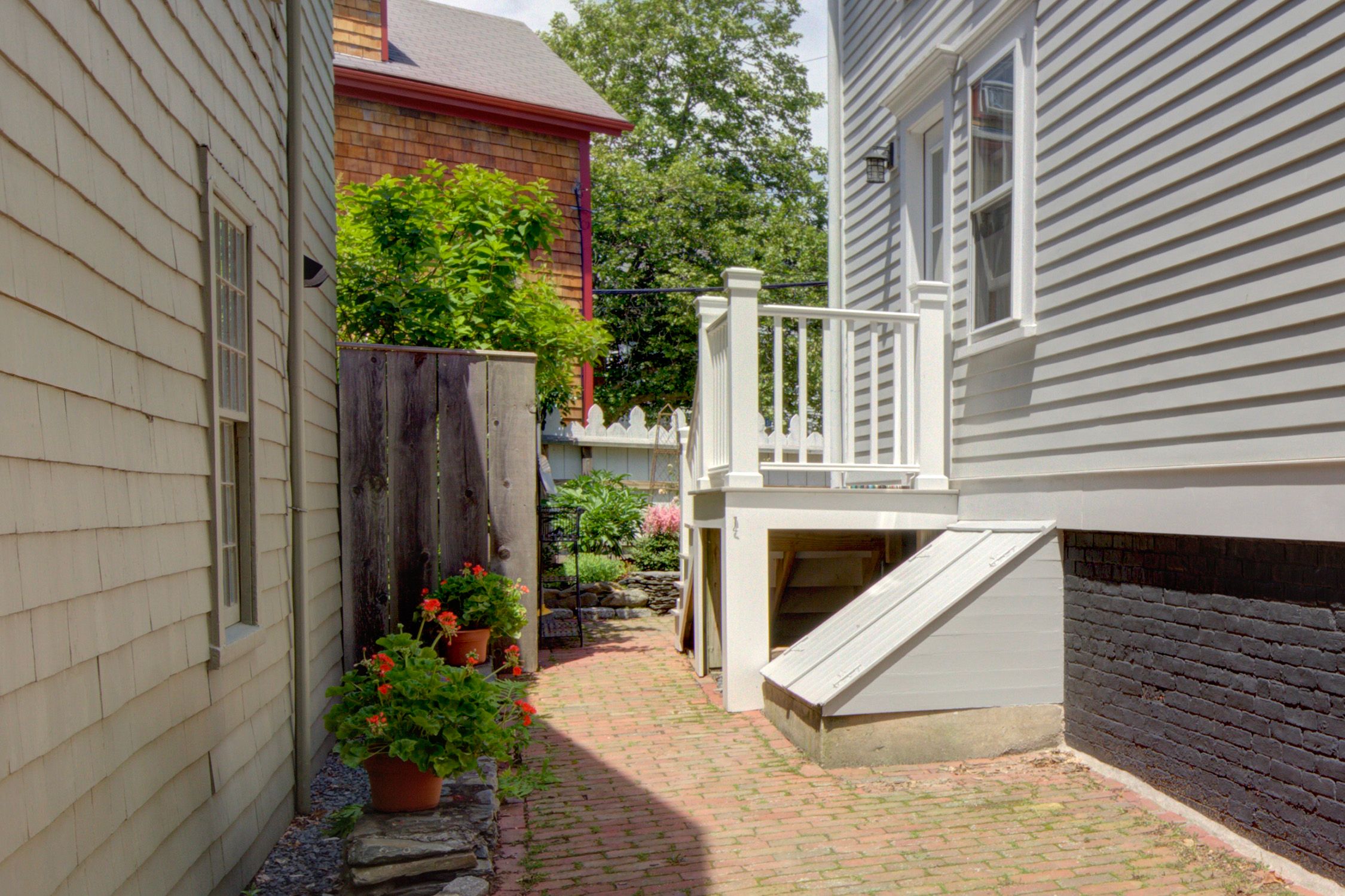  8 Sanford Street, Newport, RI 02840 - 物件實景