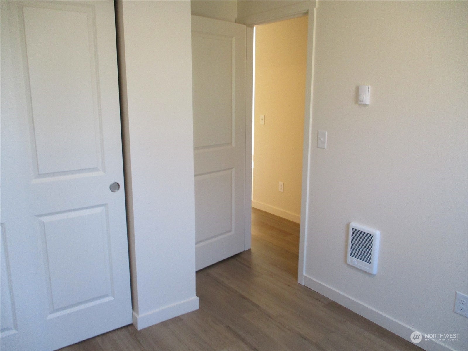 Kelso, Washington, 98626, United States, ,Residential,For Sale,1977091