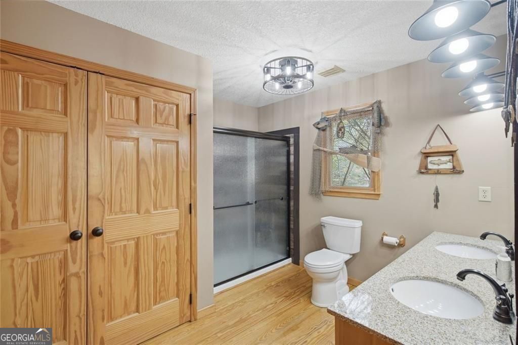 Ellijay, Georgia, 30540, United States, 3 Bedrooms Bedrooms, ,3 BathroomsBathrooms,Residential,For Sale,2036628