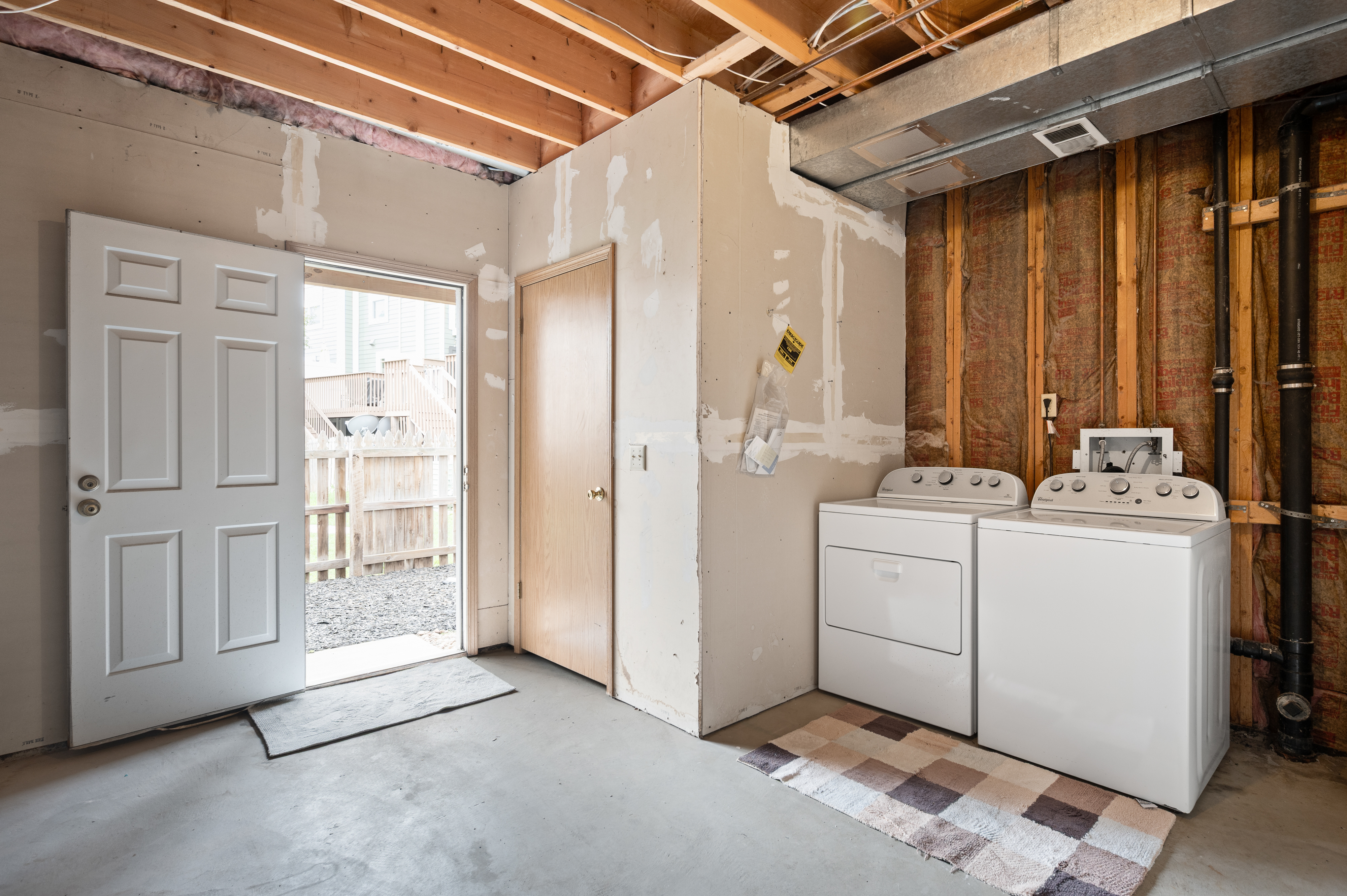  End Unit Townhome in Granville West - 物件實景