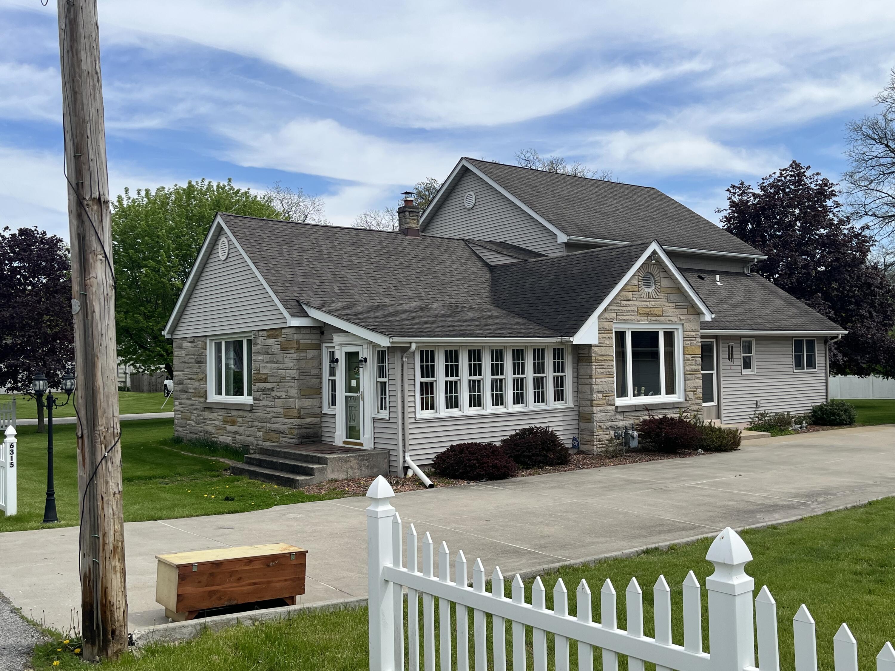 Crown Point, Indiana, 46307, United States, 3 Bedrooms Bedrooms, ,3 BathroomsBathrooms,Residential,For Sale,2040656