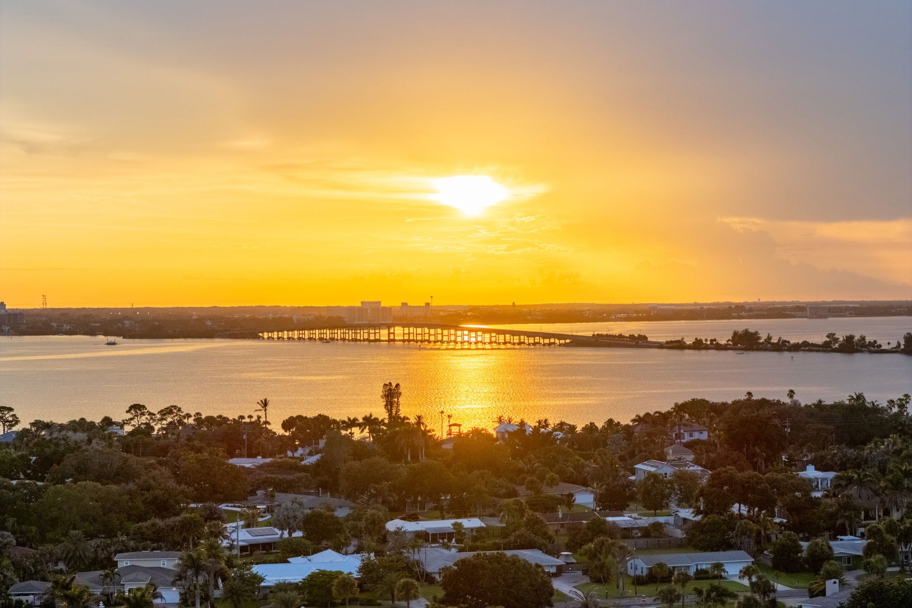  240 Deland Avenue, Indialantic, FL, 32903 - 物件實景