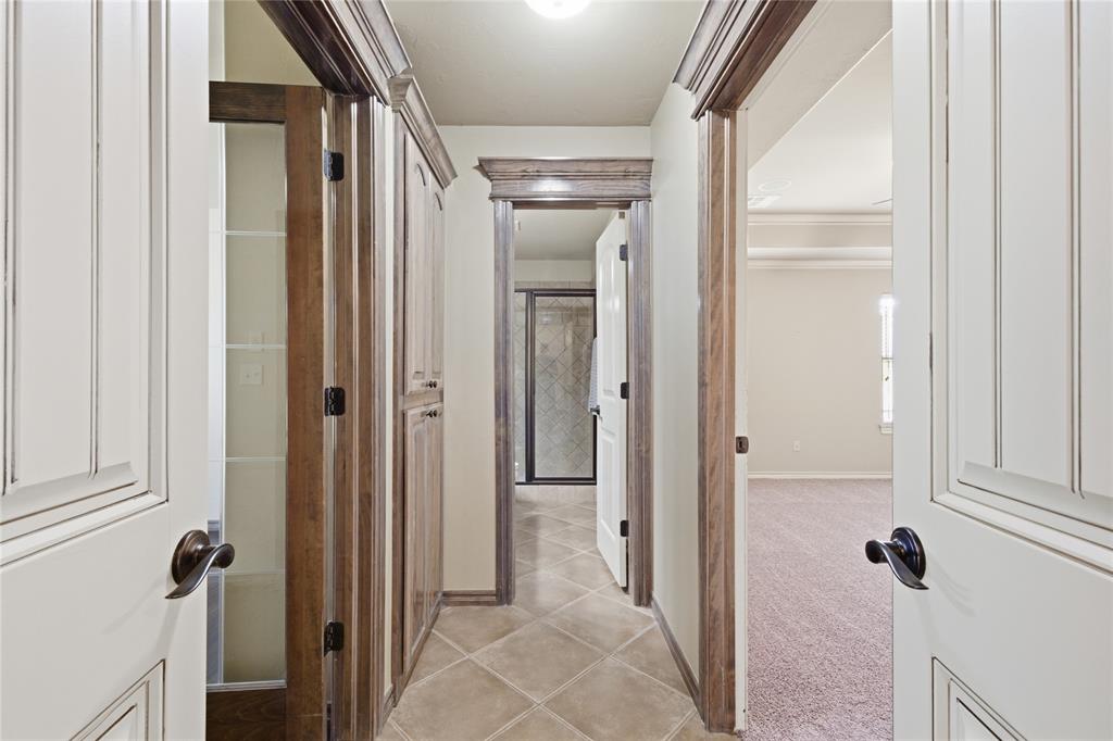 Mustang, Oklahoma, 73064, United States, 4 Bedrooms Bedrooms, ,4 BathroomsBathrooms,Residential,For Sale,1966333