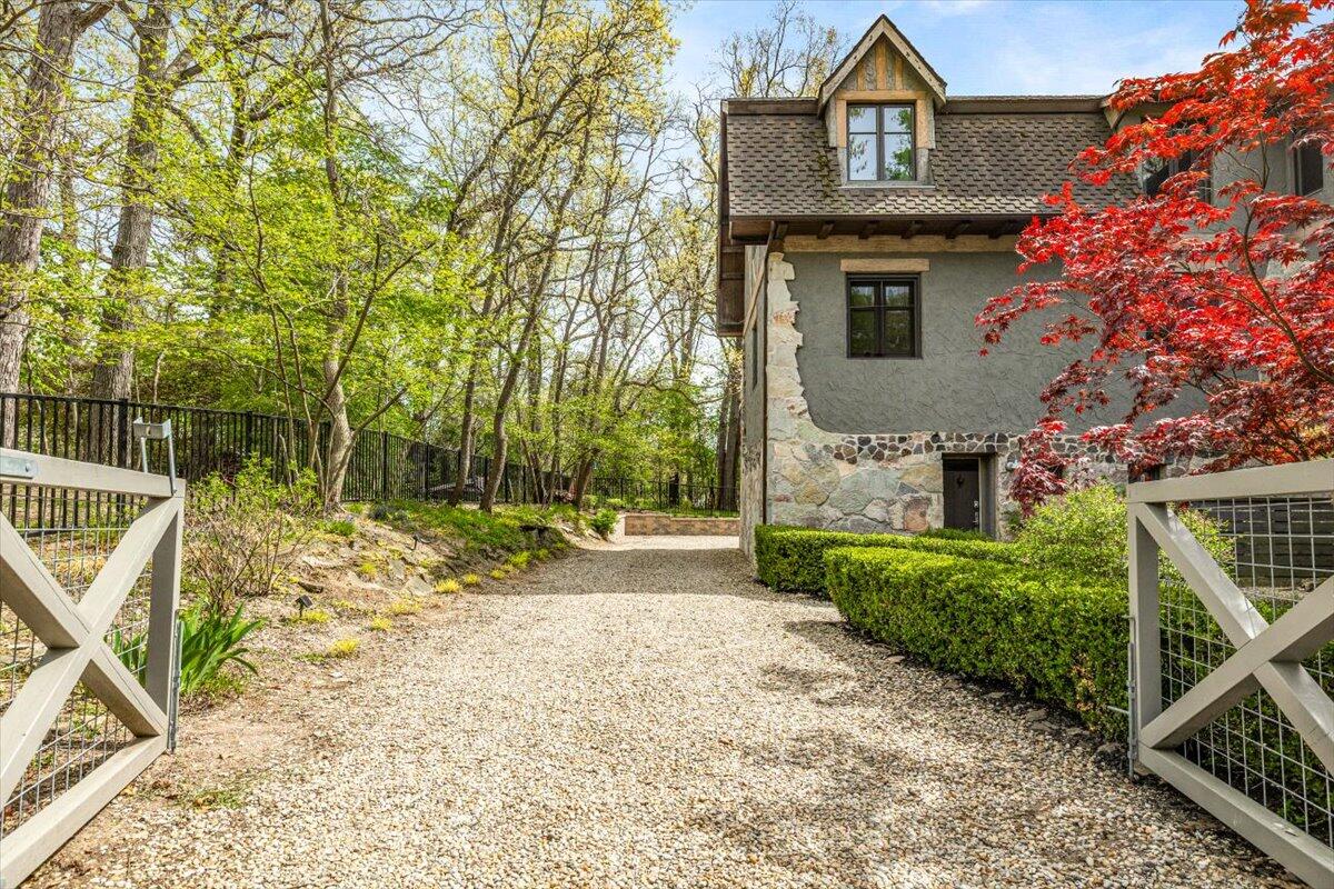 Michiana Shores, Indiana, 46360, United States, 5 Bedrooms Bedrooms, ,4 BathroomsBathrooms,Residential,For Sale,1949684