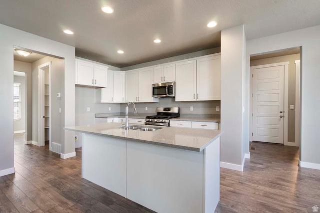 Lehi, Utah, 84048, United States, 4 Bedrooms Bedrooms, ,3 BathroomsBathrooms,Residential,For Sale,2012863