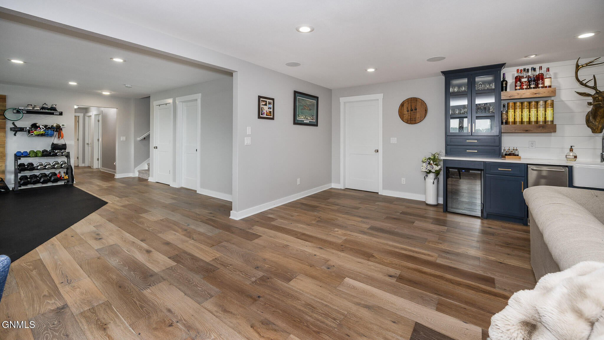 Bismarck, North Dakota, 58504, United States, 6 Bedrooms Bedrooms, ,4 BathroomsBathrooms,Residential,For Sale,1982102