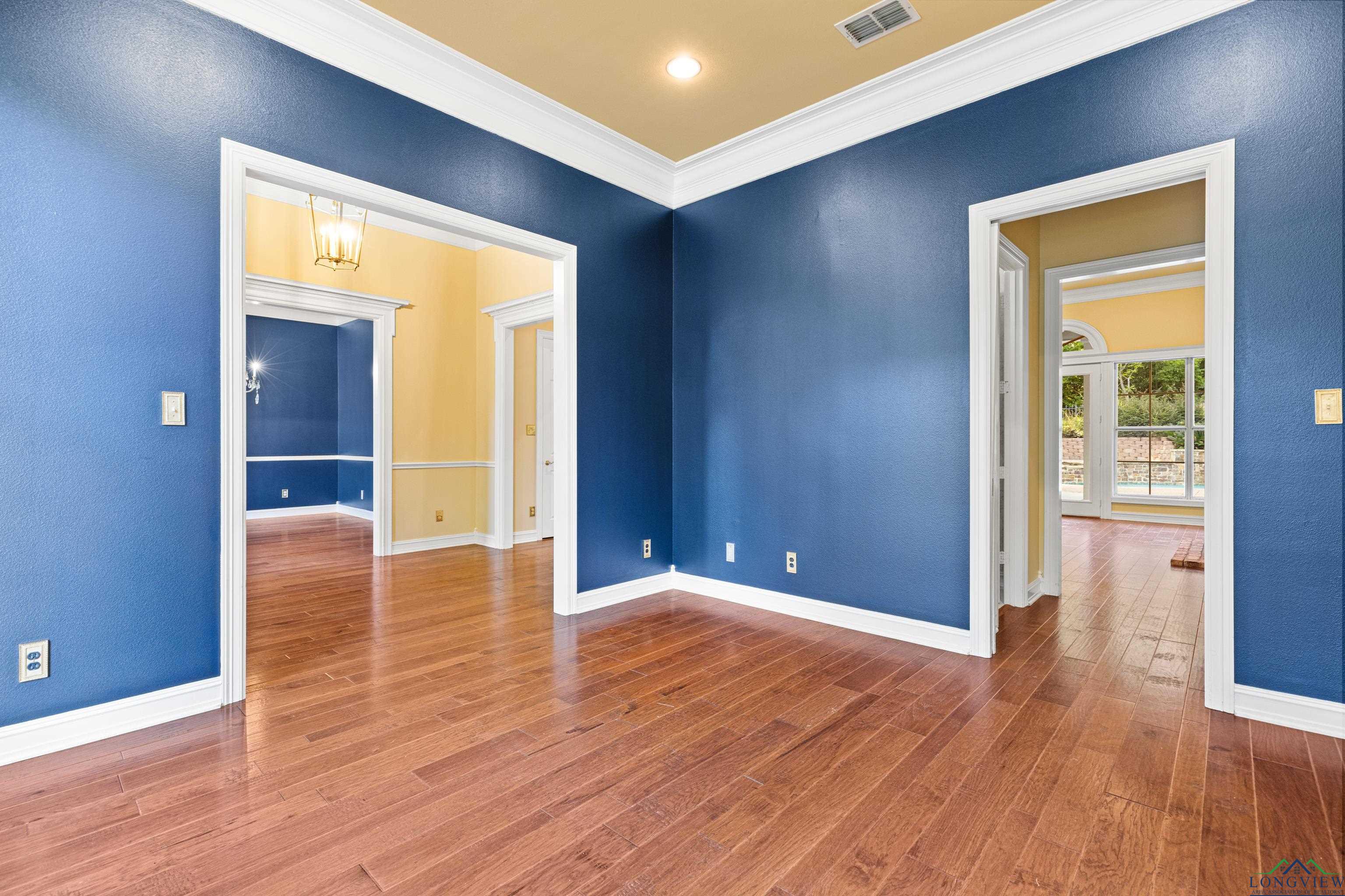 Longview, Texas, 75605, United States, 4 Bedrooms Bedrooms, ,6 BathroomsBathrooms,Residential,For Sale,1907778