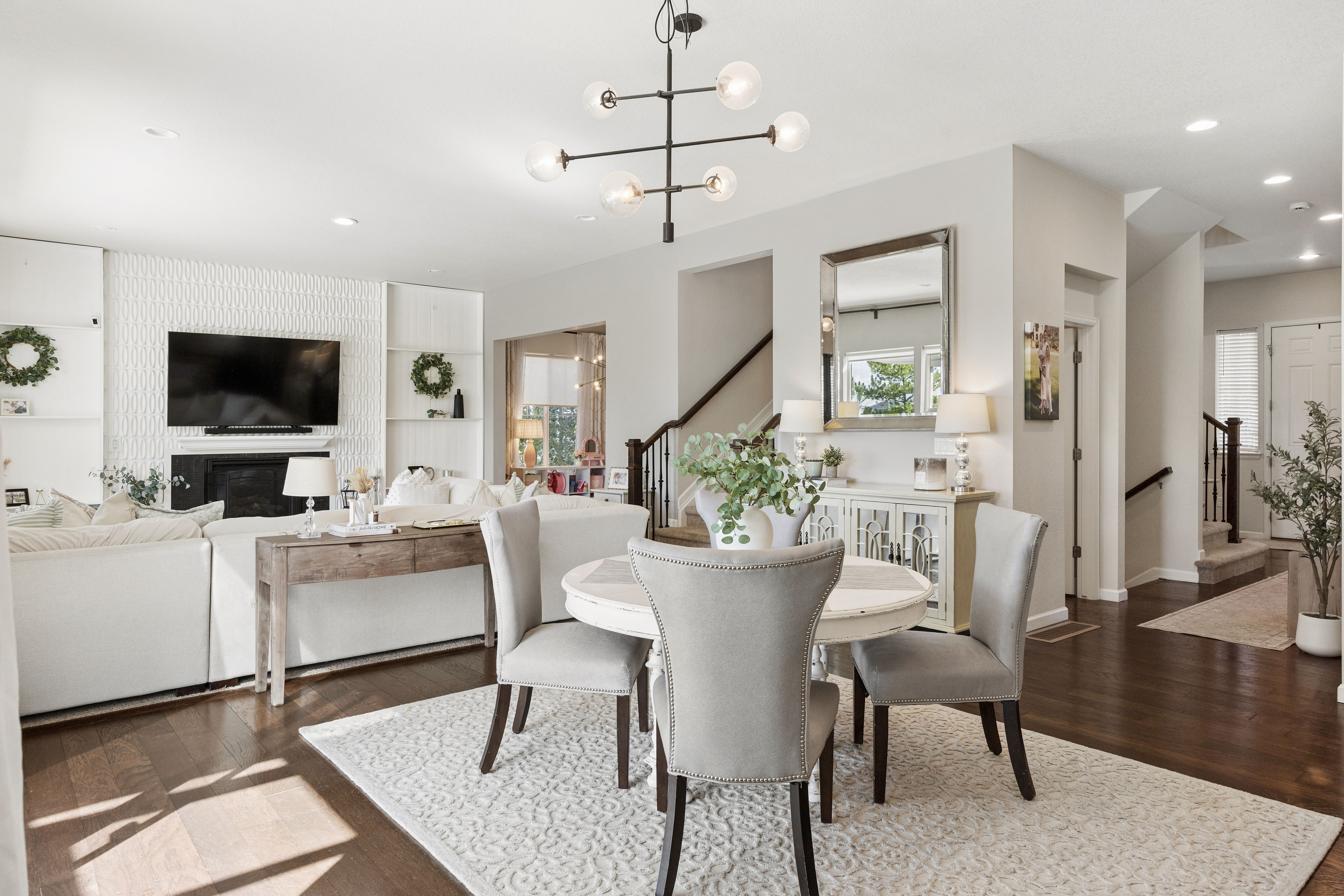  A beautifully appointed two-story home in the desirable Blackstone Country Club. - 物件實景