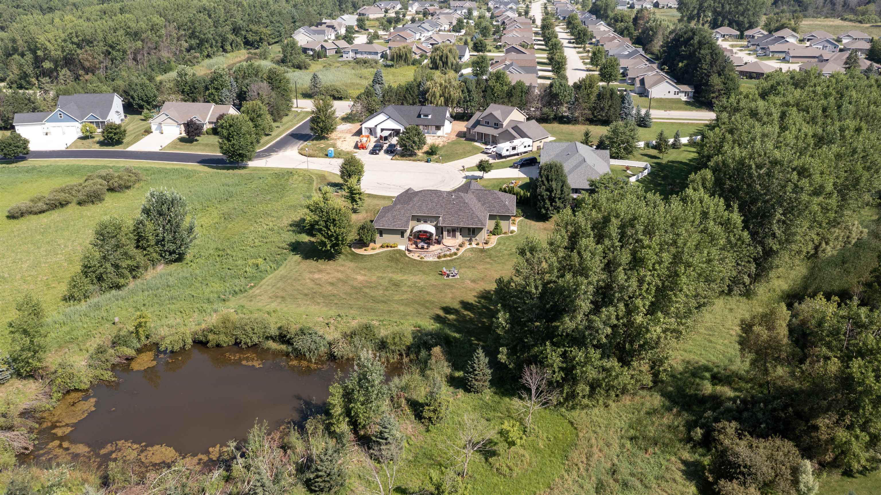 Appleton, Wisconsin, 54913, United States, 5 Bedrooms Bedrooms, ,4 BathroomsBathrooms,Residential,For Sale,1927956