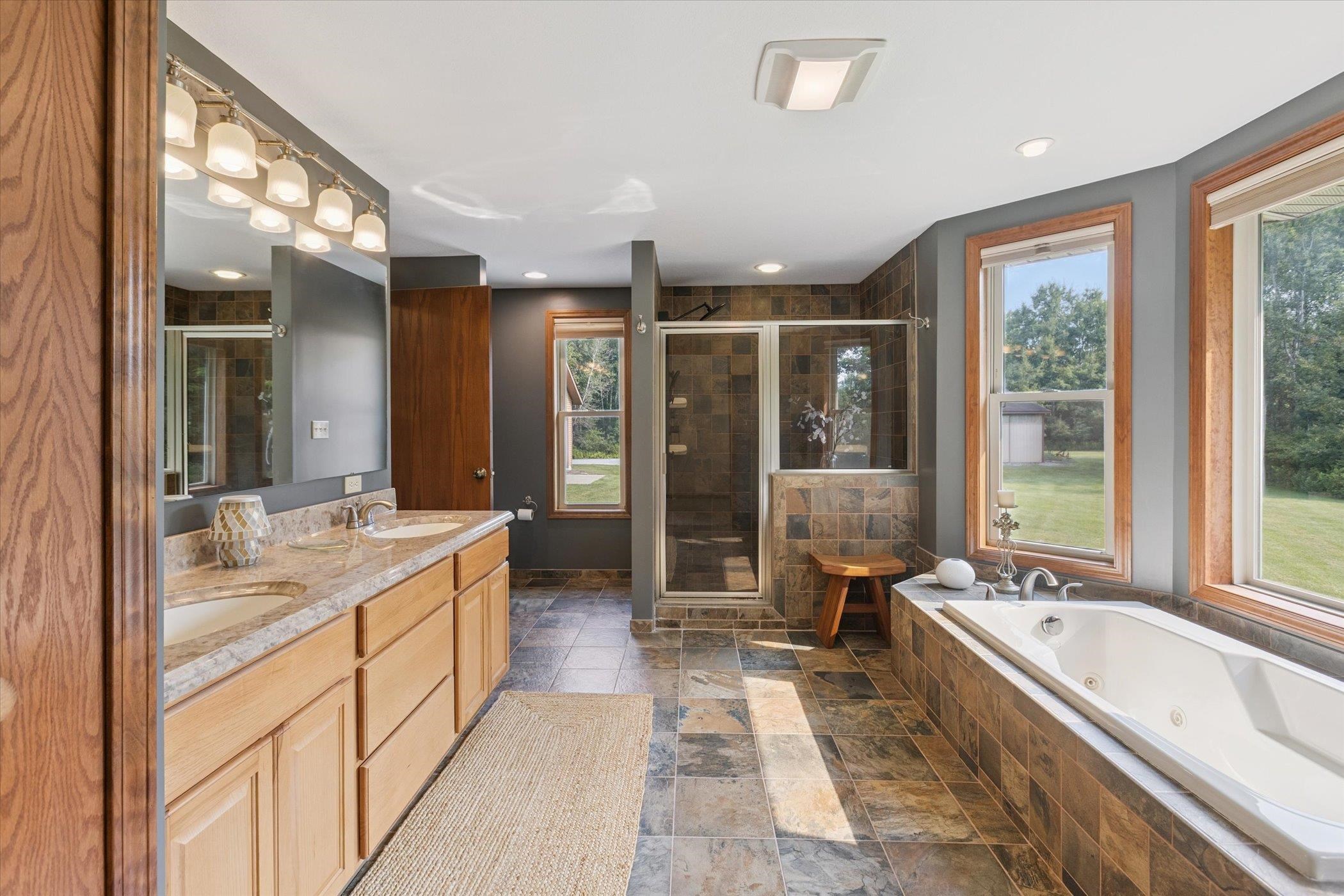 Midland, Michigan, 48640, United States, 3 Bedrooms Bedrooms, ,3 BathroomsBathrooms,Residential,For Sale,1975279