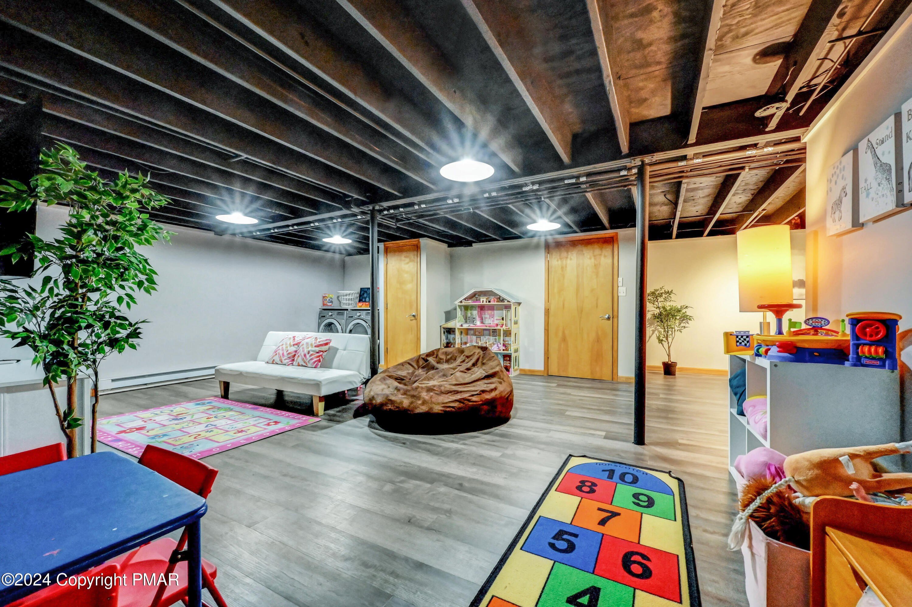 Pocono Pines, Pennsylvania, 18350, United States, 4 Bedrooms Bedrooms, ,3 BathroomsBathrooms,Residential,For Sale,1981114