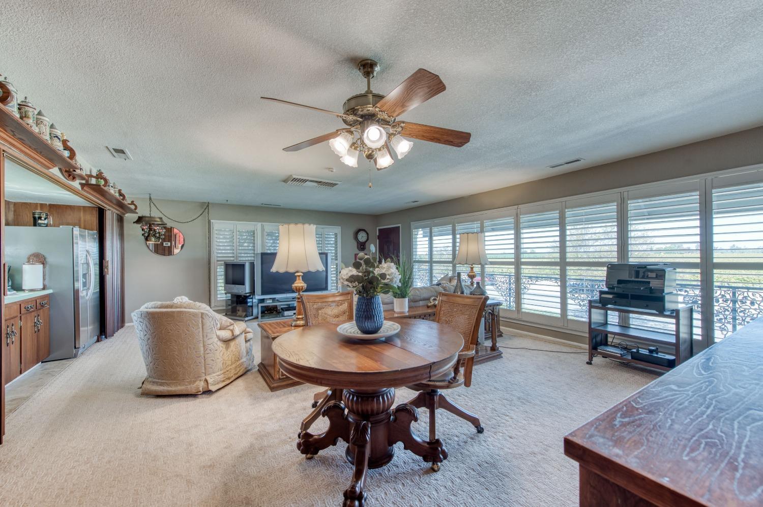 Kerman, California, 93630, United States, 5 Bedrooms Bedrooms, ,3 BathroomsBathrooms,Residential,For Sale,1928392