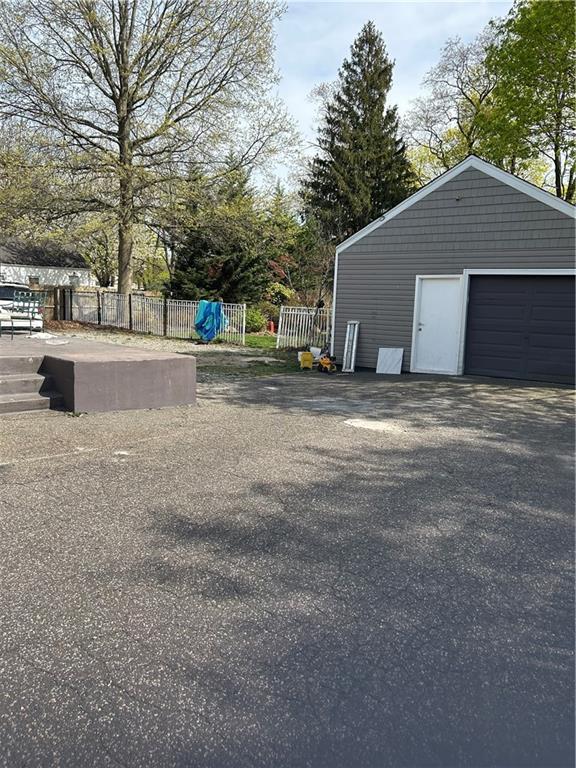 Huntington Station, New York, 11746, United States, 5 Bedrooms Bedrooms, ,2 BathroomsBathrooms,Residential,For Sale,1980948