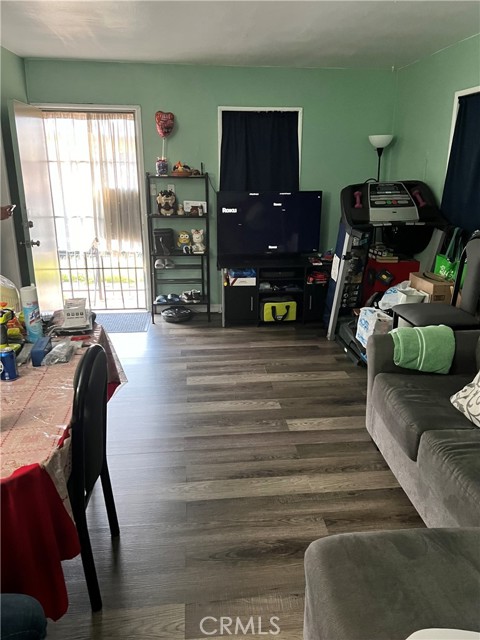 Los Angeles, California, 90047, United States, 8 Bedrooms Bedrooms, ,Residential,For Sale,1865127