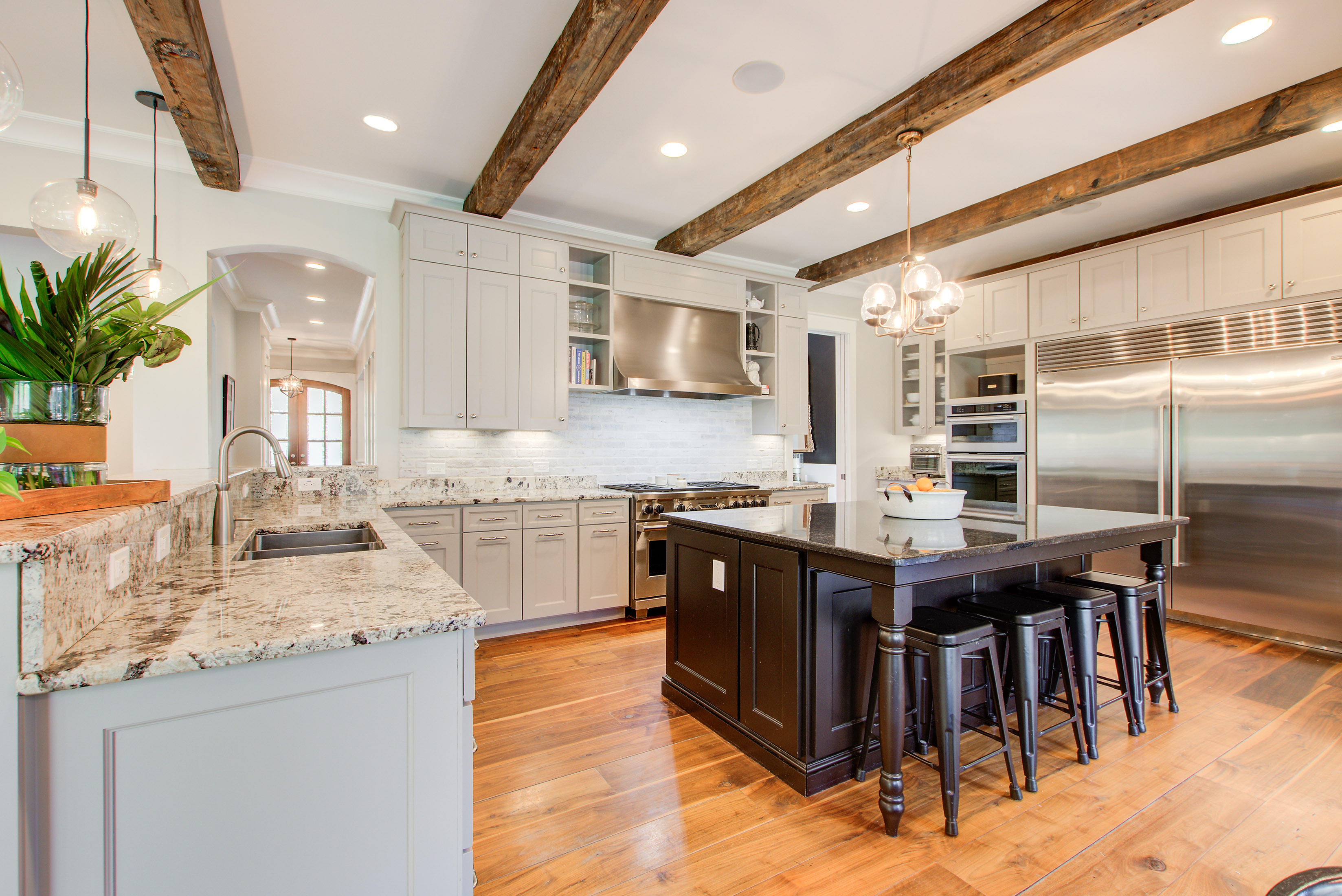  Exceptional Space and Craftsmanship in Custom Brookhaven Home - 物件實景
