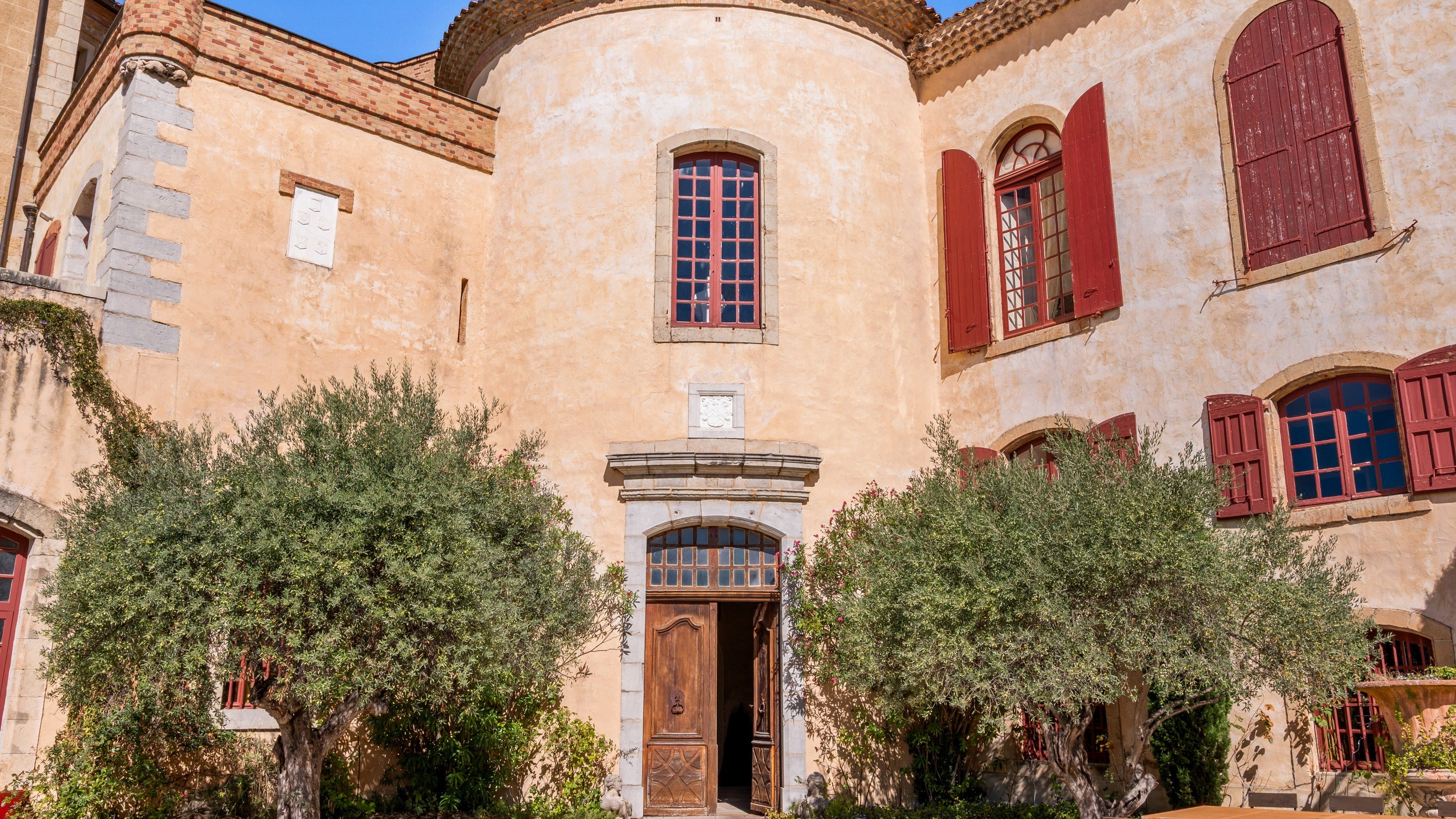 Exceptional Château in Provence – Elegance, History & Refinement - 物件實景