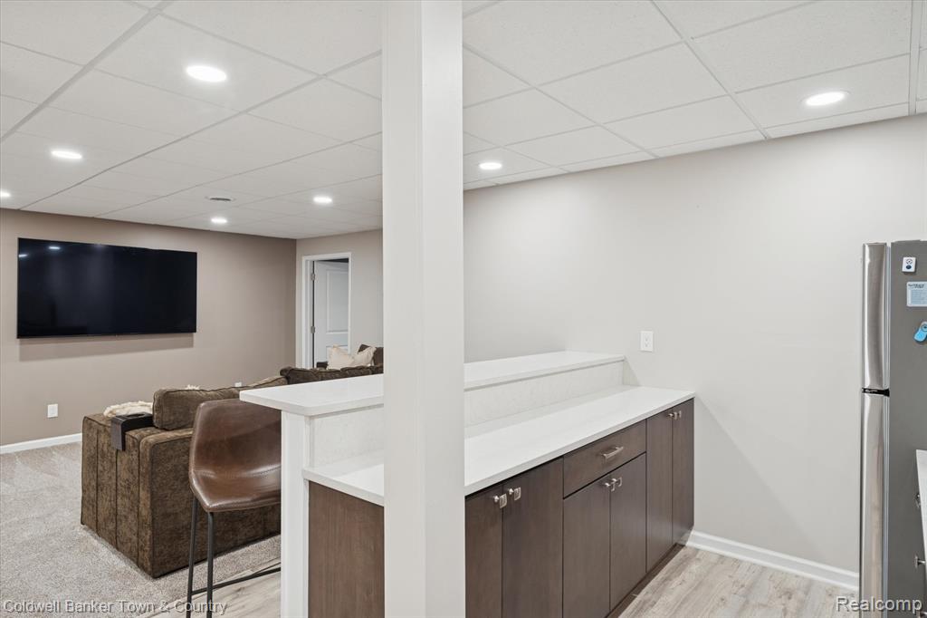 Highland, Michigan, 48357, United States, 4 Bedrooms Bedrooms, ,4 BathroomsBathrooms,Residential,For Sale,2003066