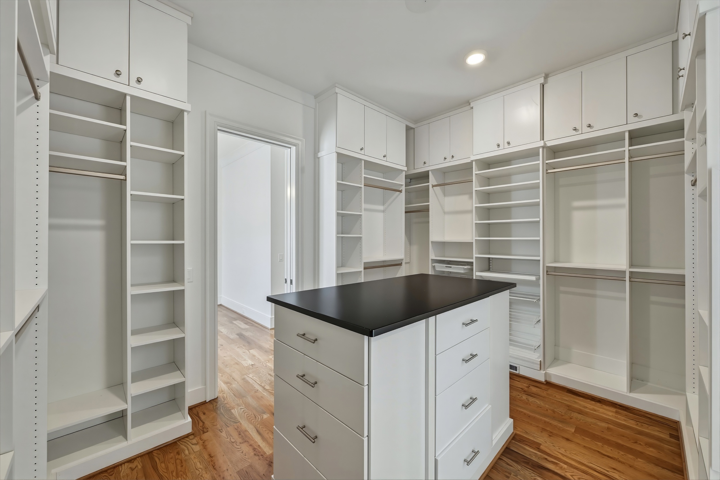  2721 Saint Marys Street, Raleigh, NC 27609 - 物件實景