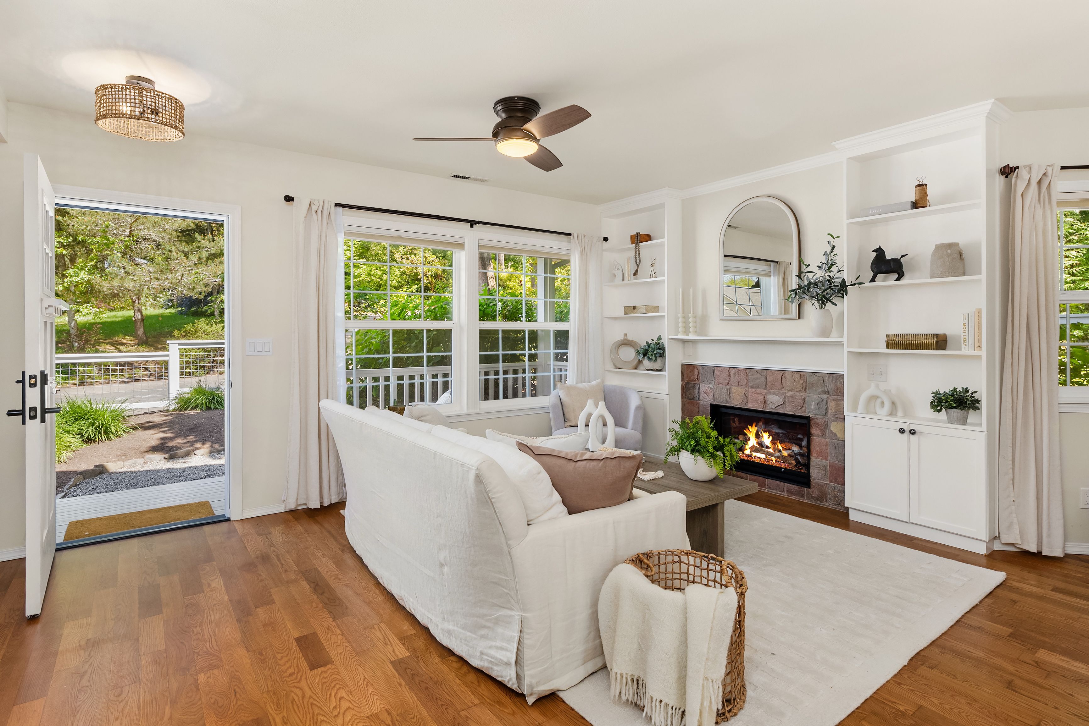  705 Moji Lane NW, Bainbridge Island, WA 98110 - 物件實景