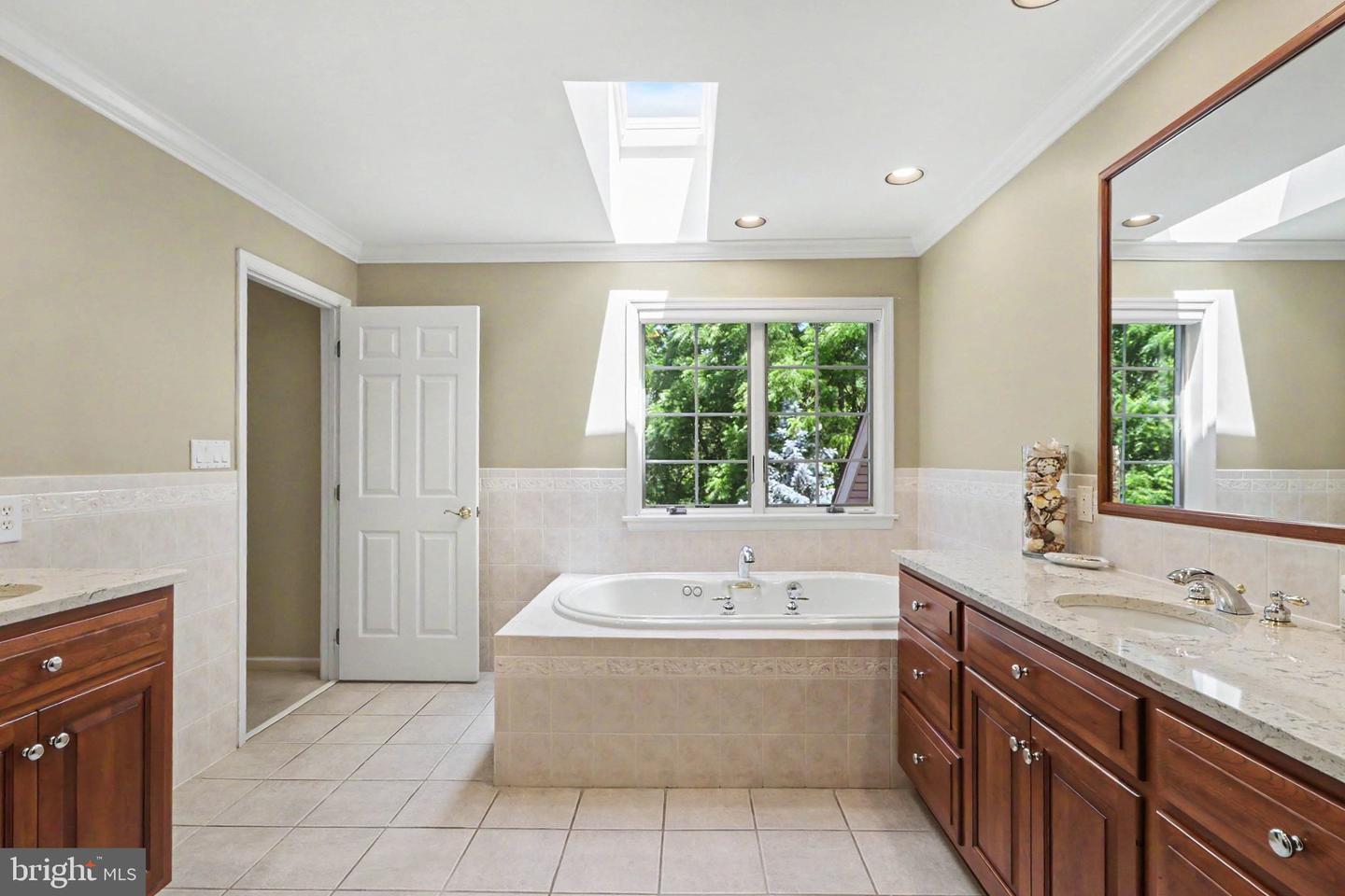 MECHANICSBURG, Pennsylvania, 17055, United States, 6 Bedrooms Bedrooms, ,6 BathroomsBathrooms,Residential,For Sale,2048271