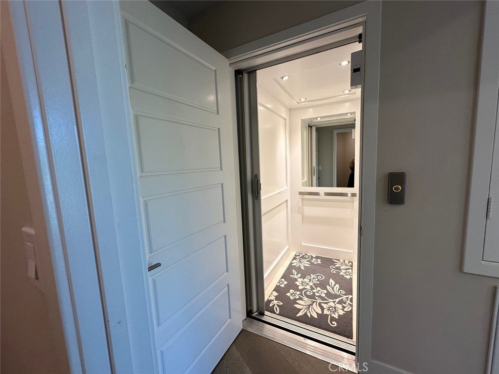 Irvine, California, 92618, United States, 3 Bedrooms Bedrooms, ,4 BathroomsBathrooms,Residential,For Sale,1987840