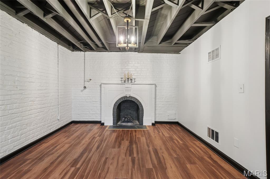 Kirkwood, Missouri, 63122, United States, 3 Bedrooms Bedrooms, ,4 BathroomsBathrooms,Residential,For Sale,2002227