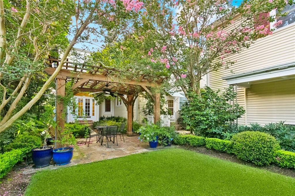 New Orleans, Louisiana, 70115, United States, 3 Bedrooms Bedrooms, ,5 BathroomsBathrooms,Residential,For Sale,2001784