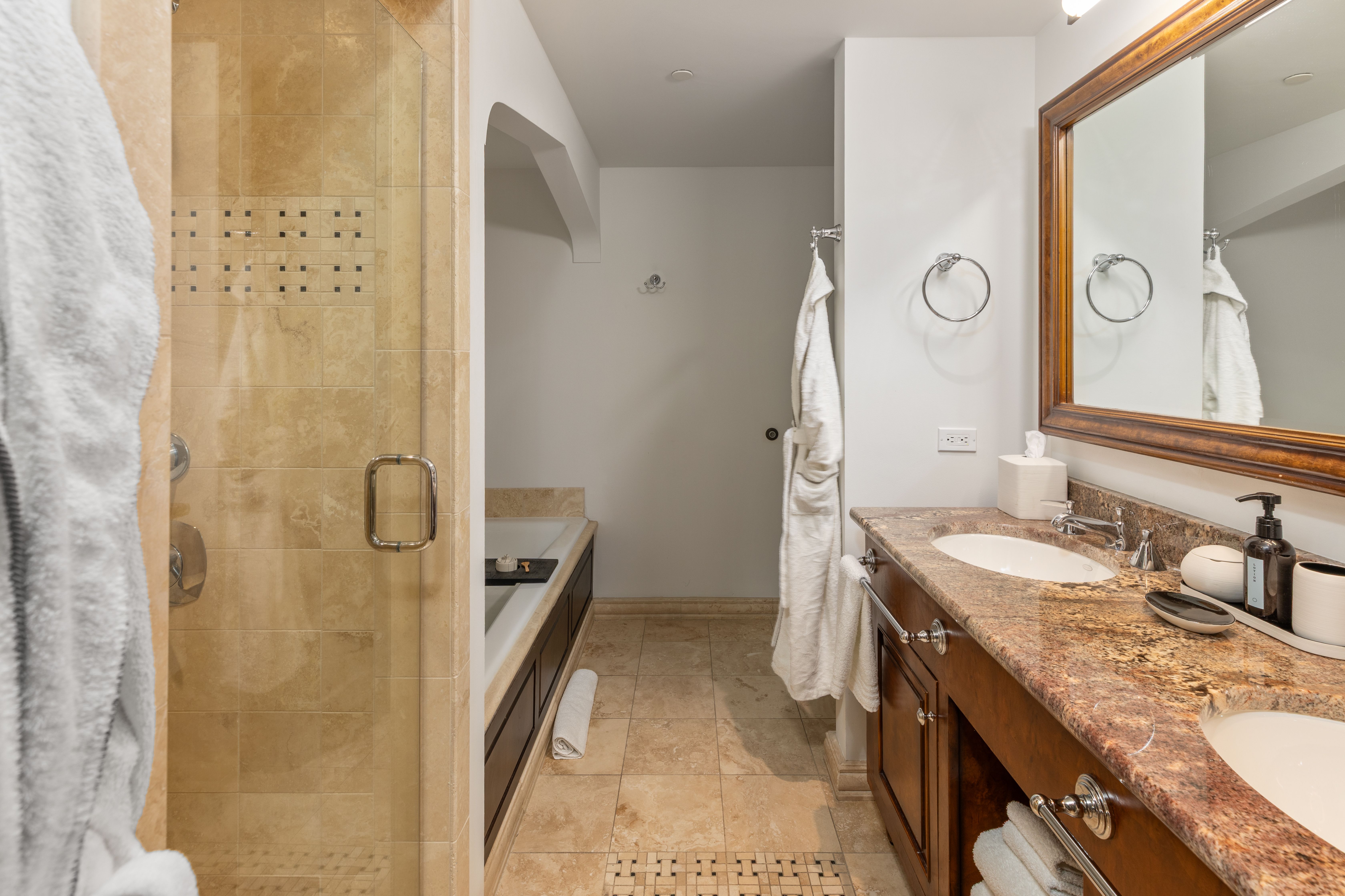  New Remodeled 2 Bedroom Condo in The Madeline - 物件實景
