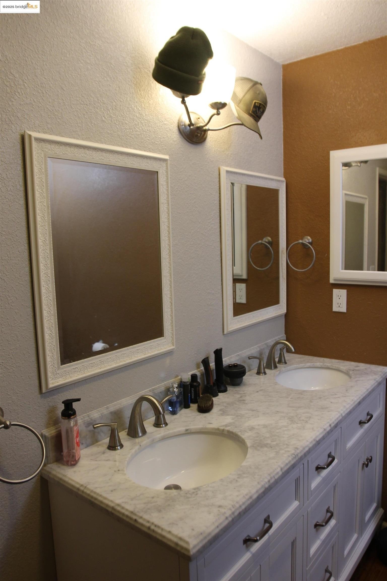 Columbia, California, 95310, United States, 3 Bedrooms Bedrooms, ,4 BathroomsBathrooms,Residential,For Sale,1974290