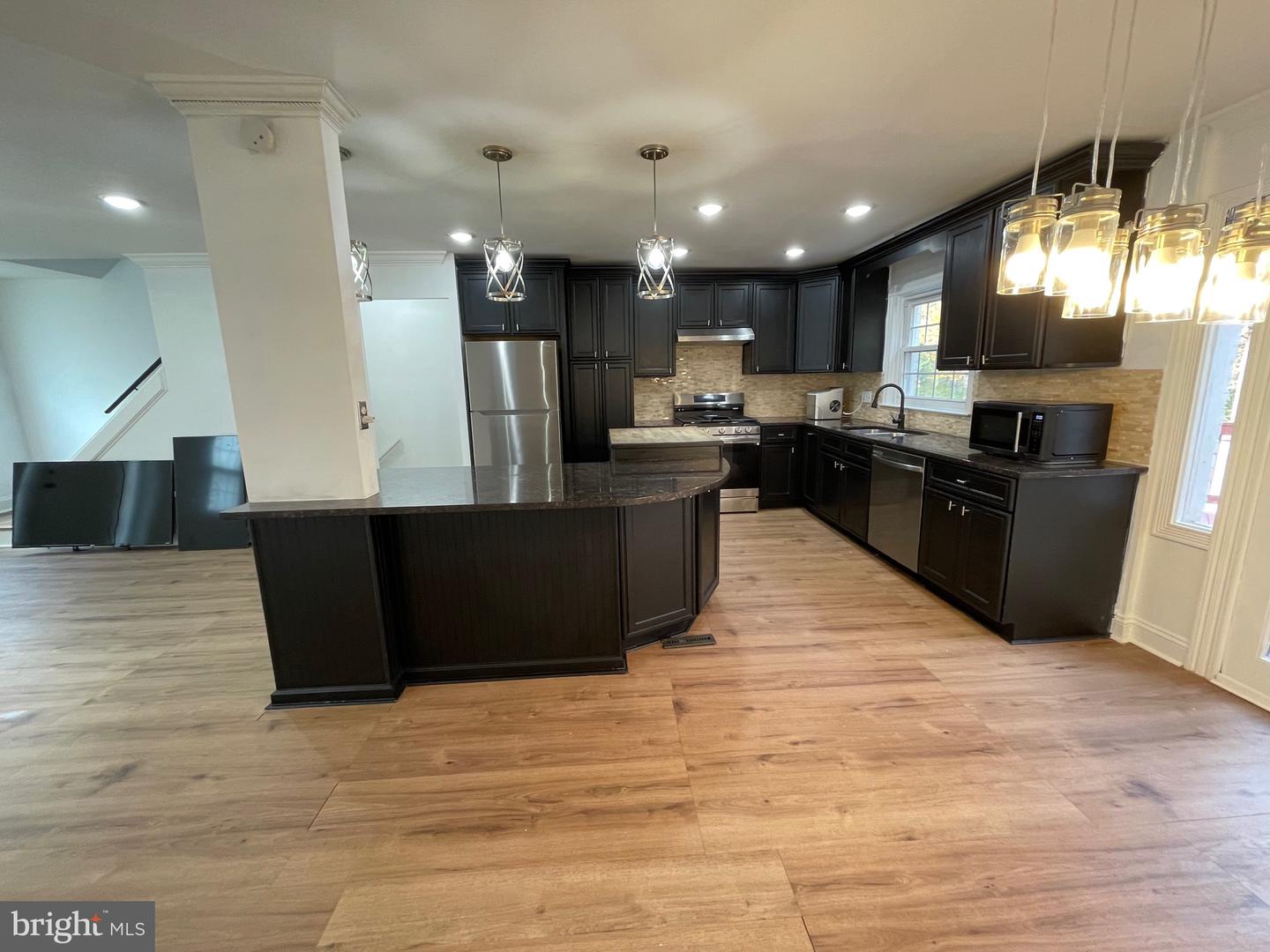 Centreville, Virginia, 20120, United States, 3 Bedrooms Bedrooms, ,2 BathroomsBathrooms,Residential,For Sale,1988924