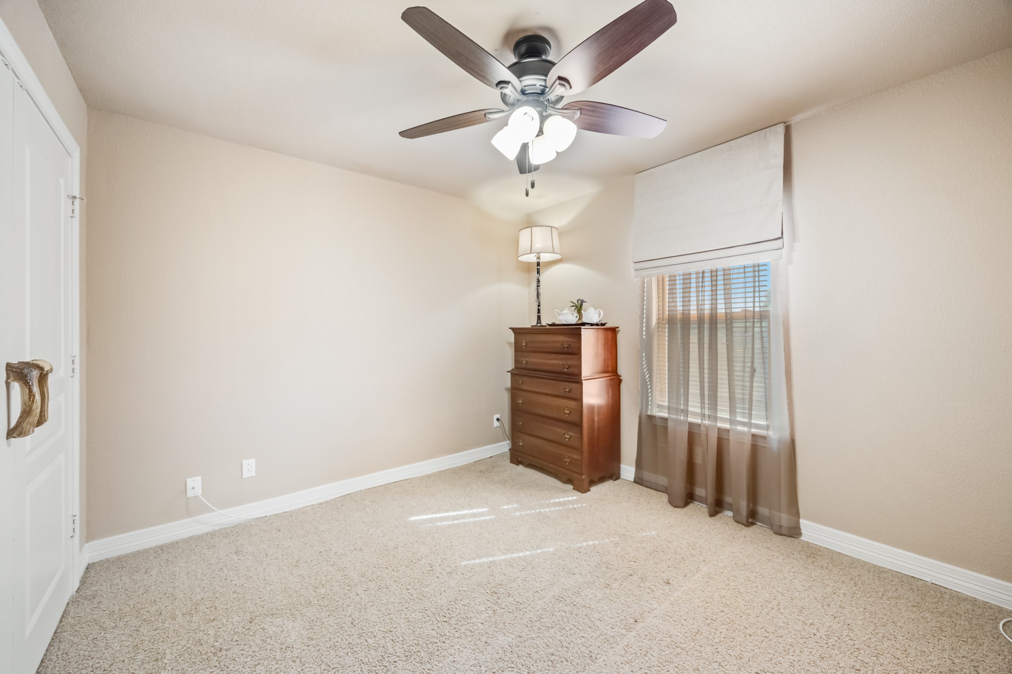 Midlothian, Texas, 76065, United States, 4 Bedrooms Bedrooms, ,3 BathroomsBathrooms,Residential,For Sale,1972696