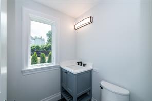 New Rochelle, New York, 10801, United States, 6 Bedrooms Bedrooms, ,5 BathroomsBathrooms,Residential,For Sale,1980613