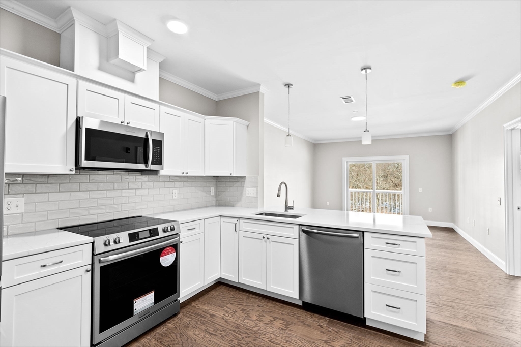 Milton, Massachusetts, 02186, United States, 1 Bedroom Bedrooms, ,1 BathroomBathrooms,Residential,For Sale,1785759